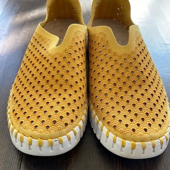 ILSE JACOBSEN Gold/Yellow Tulip Shoes‎ Stretch Comfort Trendy Size 37 (Size 7) - Picture 2 of 8